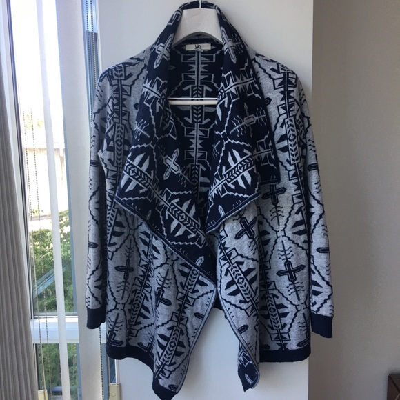 Ya Los Angeles - Thick Drape Sweater - Picture 4 of 7